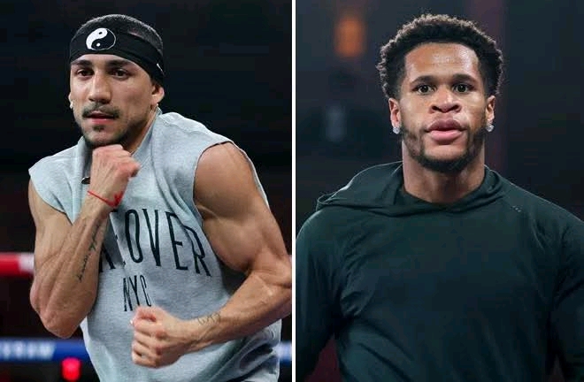 Teofimo Lopez Vs Devin Haney Bout Off