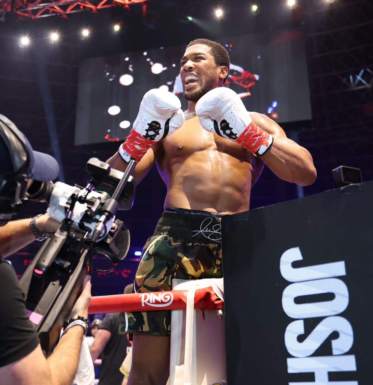 Anthony Joshua Battles Back from Two First-Round Knockdowns to Stop Kristian Prenga in Dramatic Second-Round Comeback