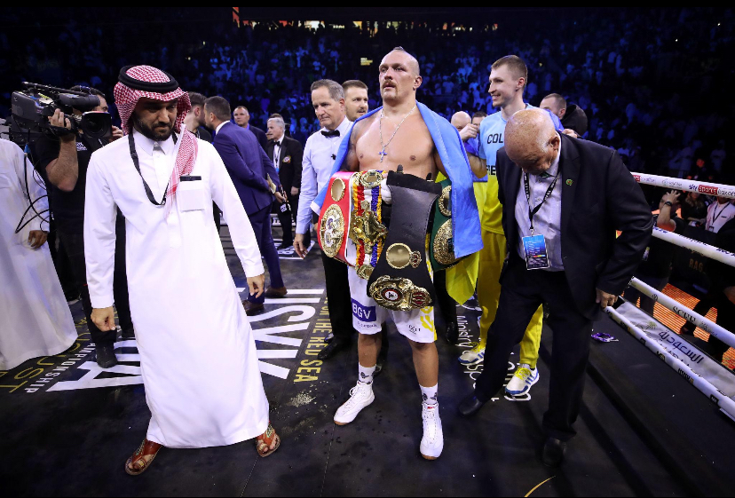 Oleksandr Usyk Confirms He Will Vacate Heavyweight Titles Before Final Career Fight