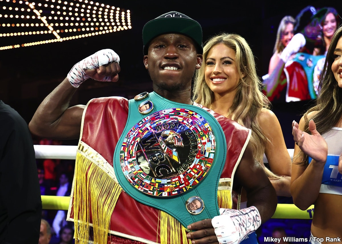 Shu Shu Stays on Top: Carrington Outboxes Palacios to Successfully Defend WBC Featherweight Crown